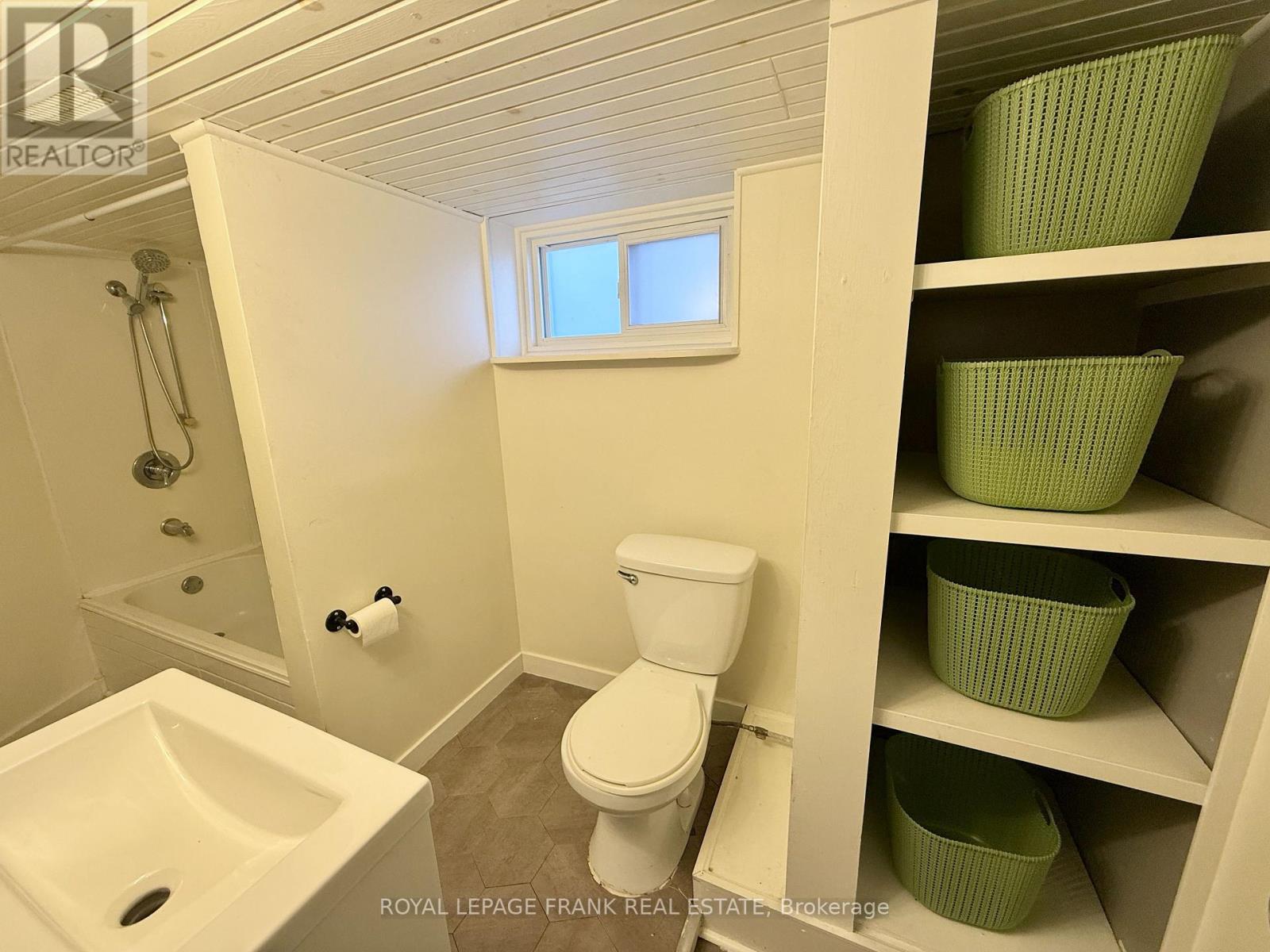 Main Floor - 1201 Kenneth Avenue, Peterborough (Otonabee Ward 1), Ontario  K9J 5P8 - Photo 13 - X12495956