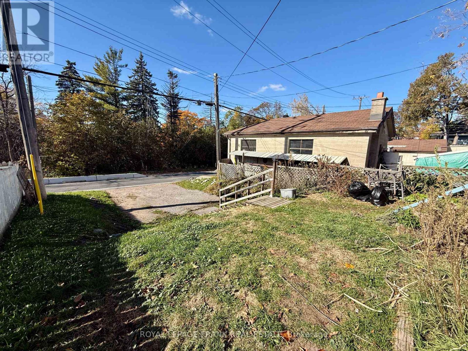 Main Floor - 1201 Kenneth Avenue, Peterborough (Otonabee Ward 1), Ontario  K9J 5P8 - Photo 17 - X12495956