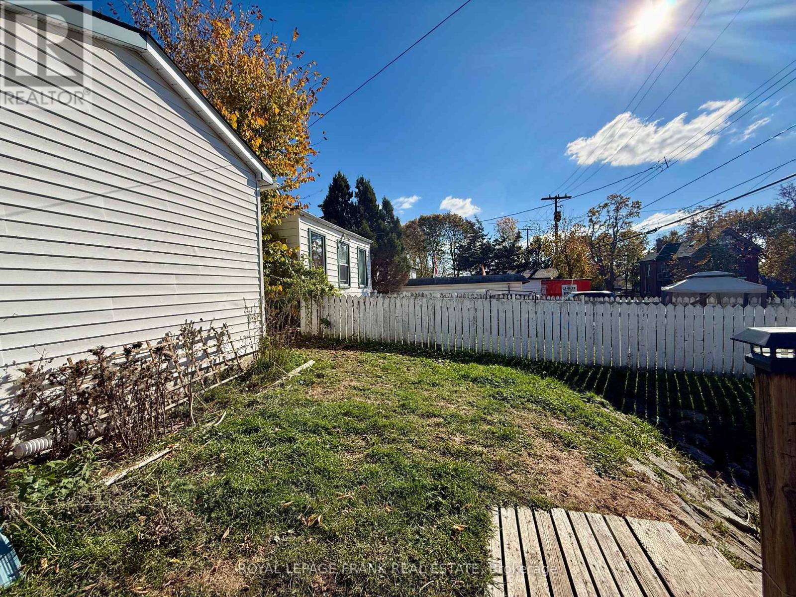 Main Floor - 1201 Kenneth Avenue, Peterborough (Otonabee Ward 1), Ontario  K9J 5P8 - Photo 19 - X12495956