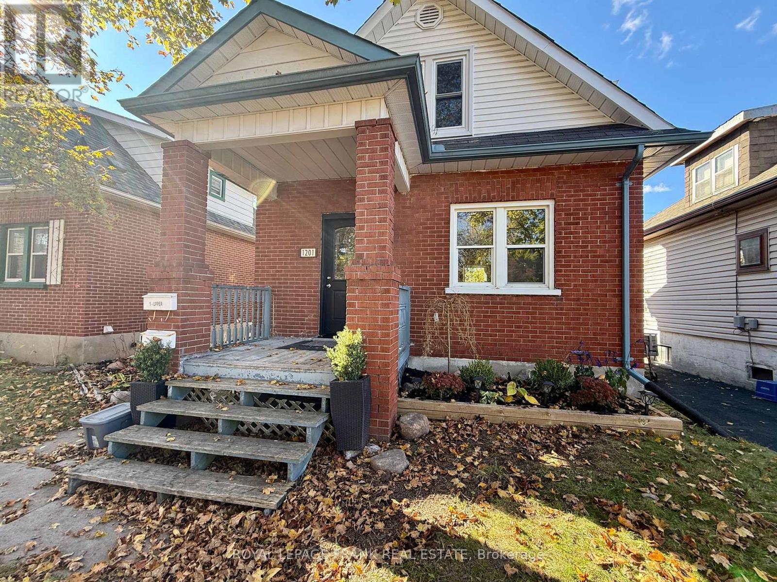 Main Floor - 1201 Kenneth Avenue, Peterborough (Otonabee Ward 1), Ontario  K9J 5P8 - Photo 2 - X12495956