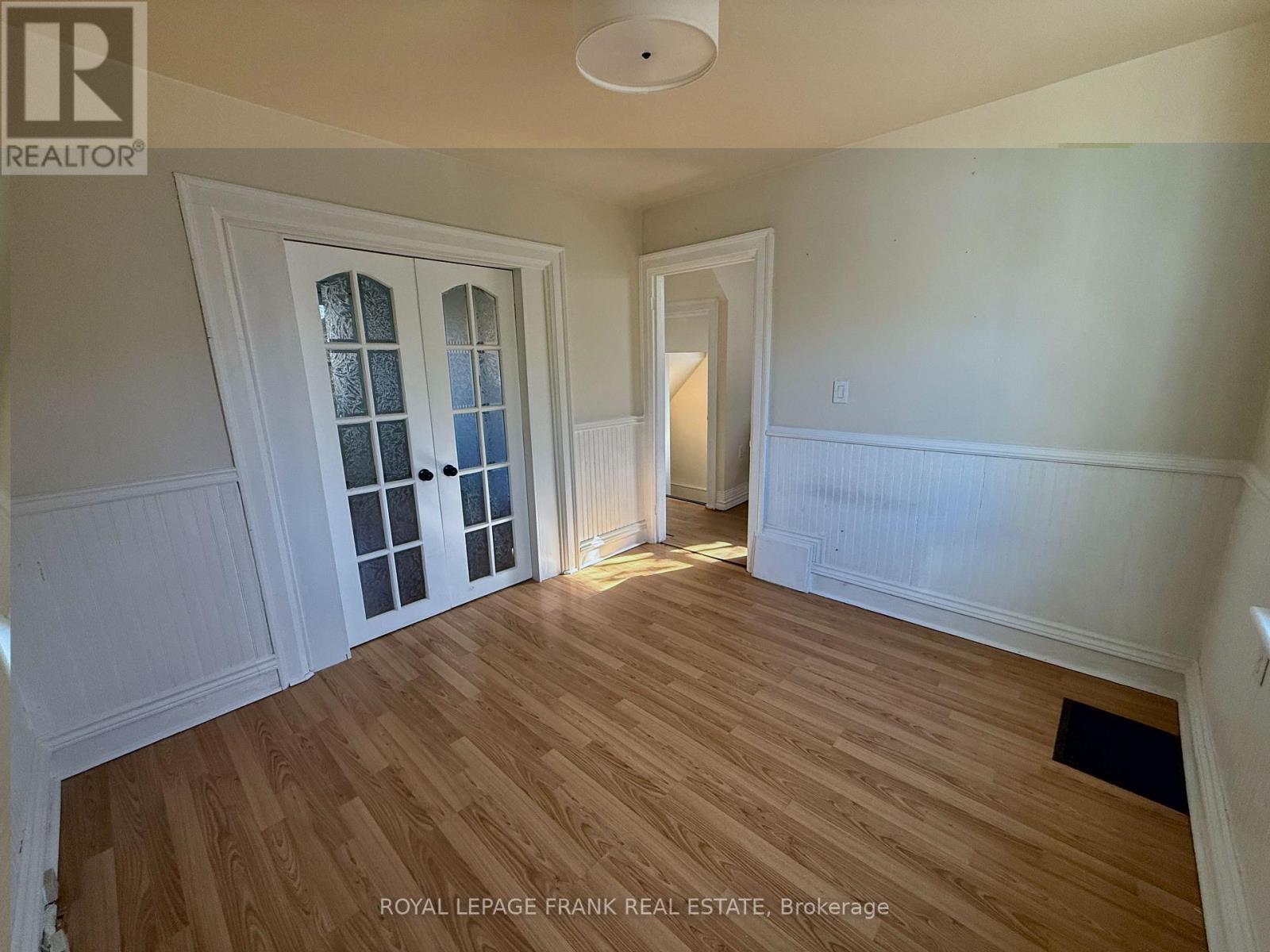 Main Floor - 1201 Kenneth Avenue, Peterborough (Otonabee Ward 1), Ontario  K9J 5P8 - Photo 9 - X12495956