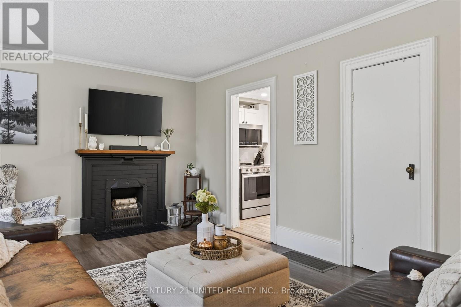 71 Bond Street W, Kawartha Lakes (Lindsay), Ontario  K9V 3R5 - Photo 12 - X12496198