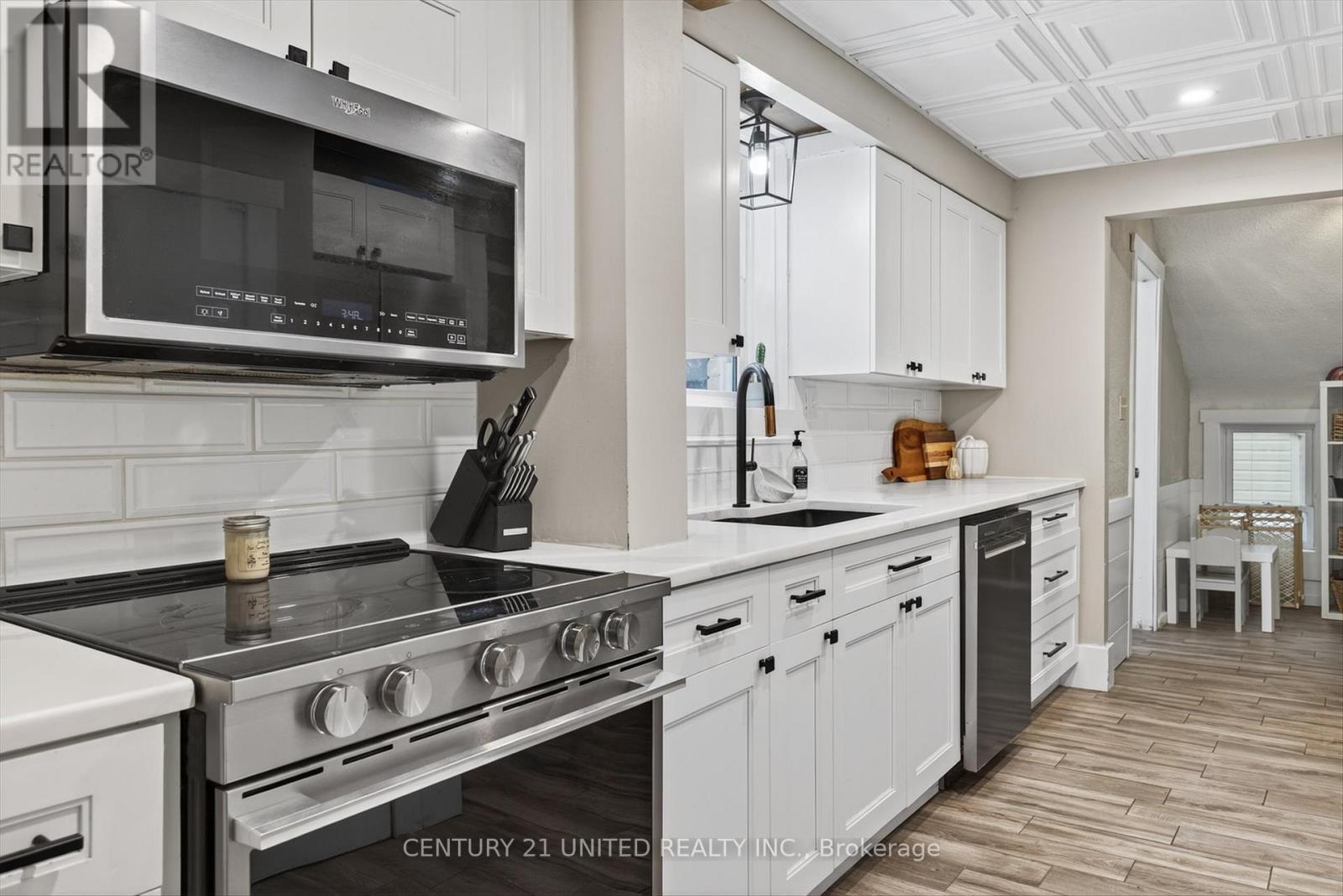 71 Bond Street W, Kawartha Lakes (Lindsay), Ontario  K9V 3R5 - Photo 16 - X12496198