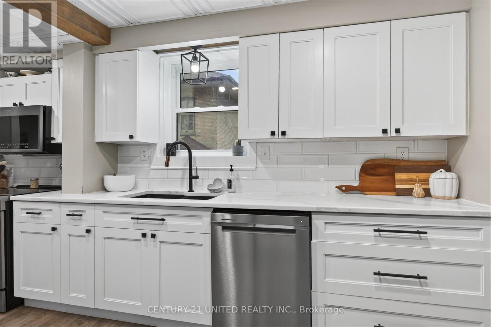 71 Bond Street W, Kawartha Lakes (Lindsay), Ontario  K9V 3R5 - Photo 18 - X12496198