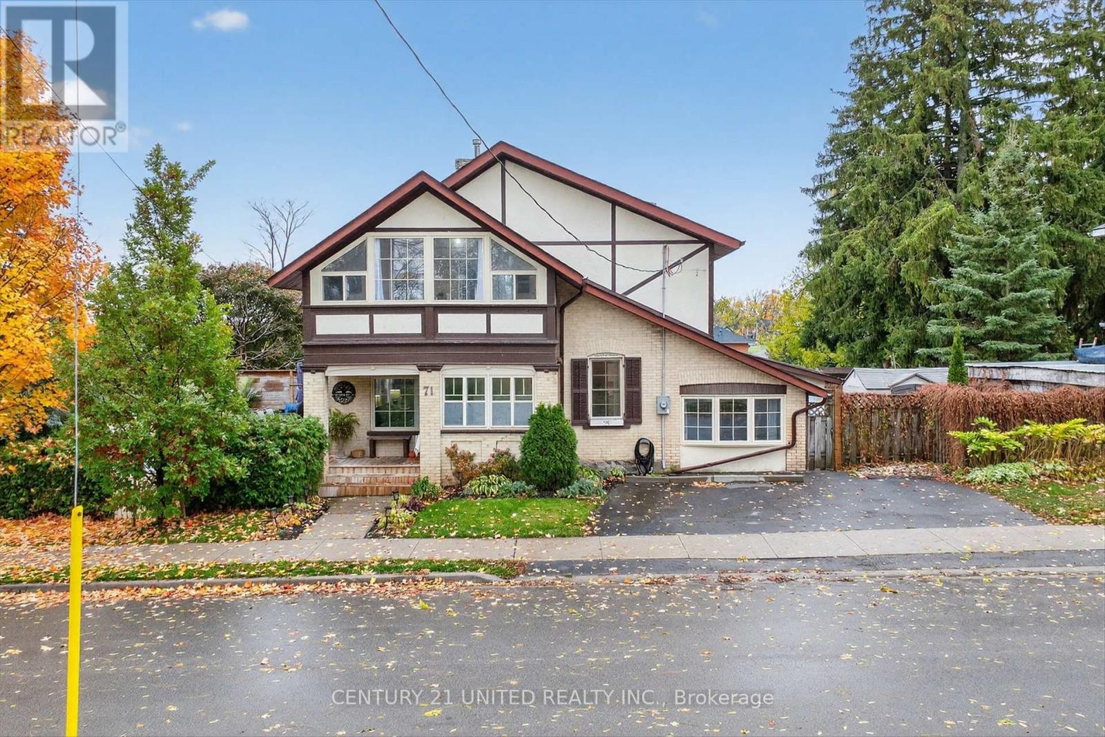 71 Bond Street W, Kawartha Lakes (Lindsay), Ontario  K9V 3R5 - Photo 2 - X12496198