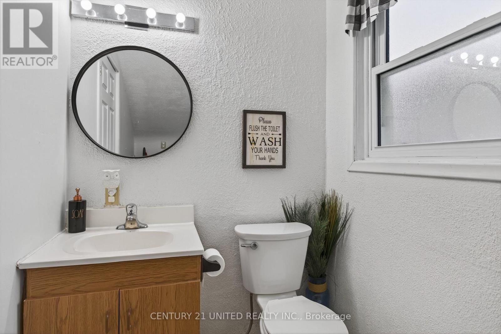 71 Bond Street W, Kawartha Lakes (Lindsay), Ontario  K9V 3R5 - Photo 23 - X12496198