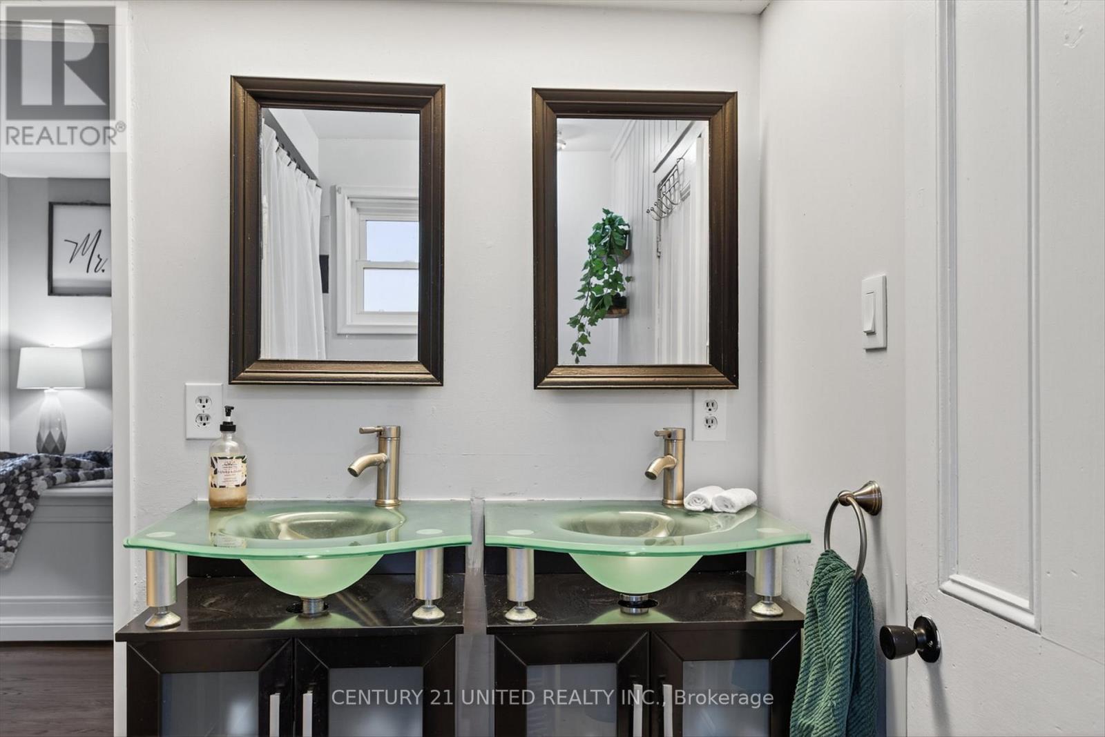 71 Bond Street W, Kawartha Lakes (Lindsay), Ontario  K9V 3R5 - Photo 28 - X12496198