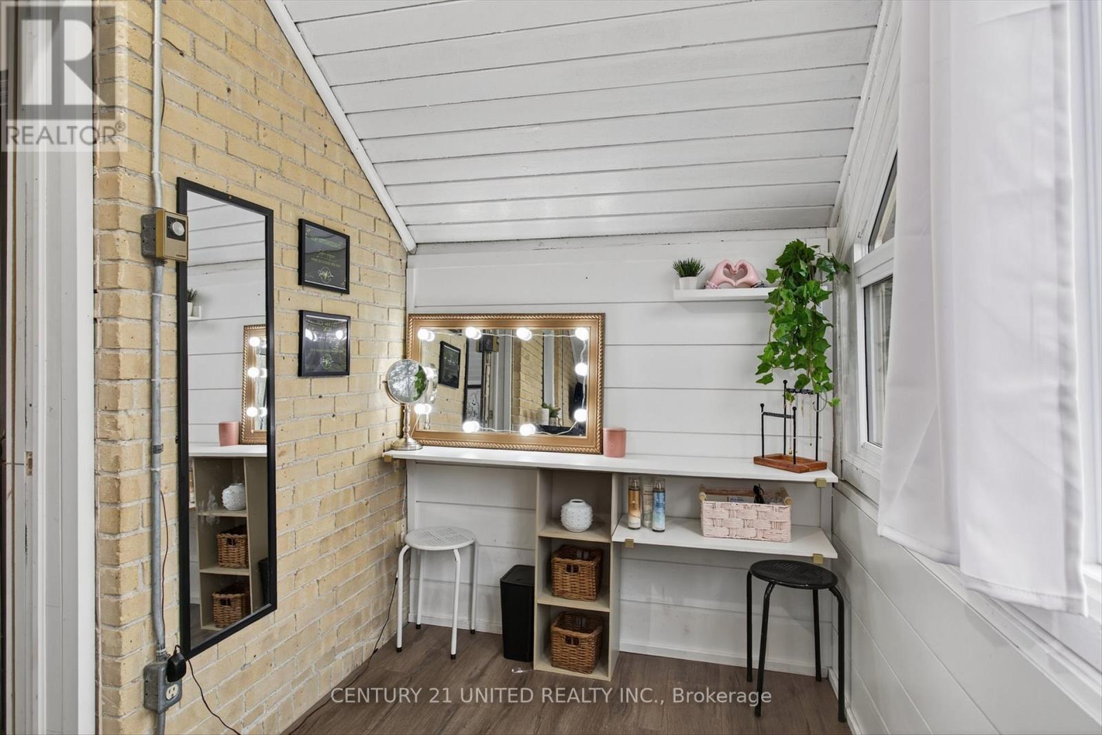 71 Bond Street W, Kawartha Lakes (Lindsay), Ontario  K9V 3R5 - Photo 32 - X12496198