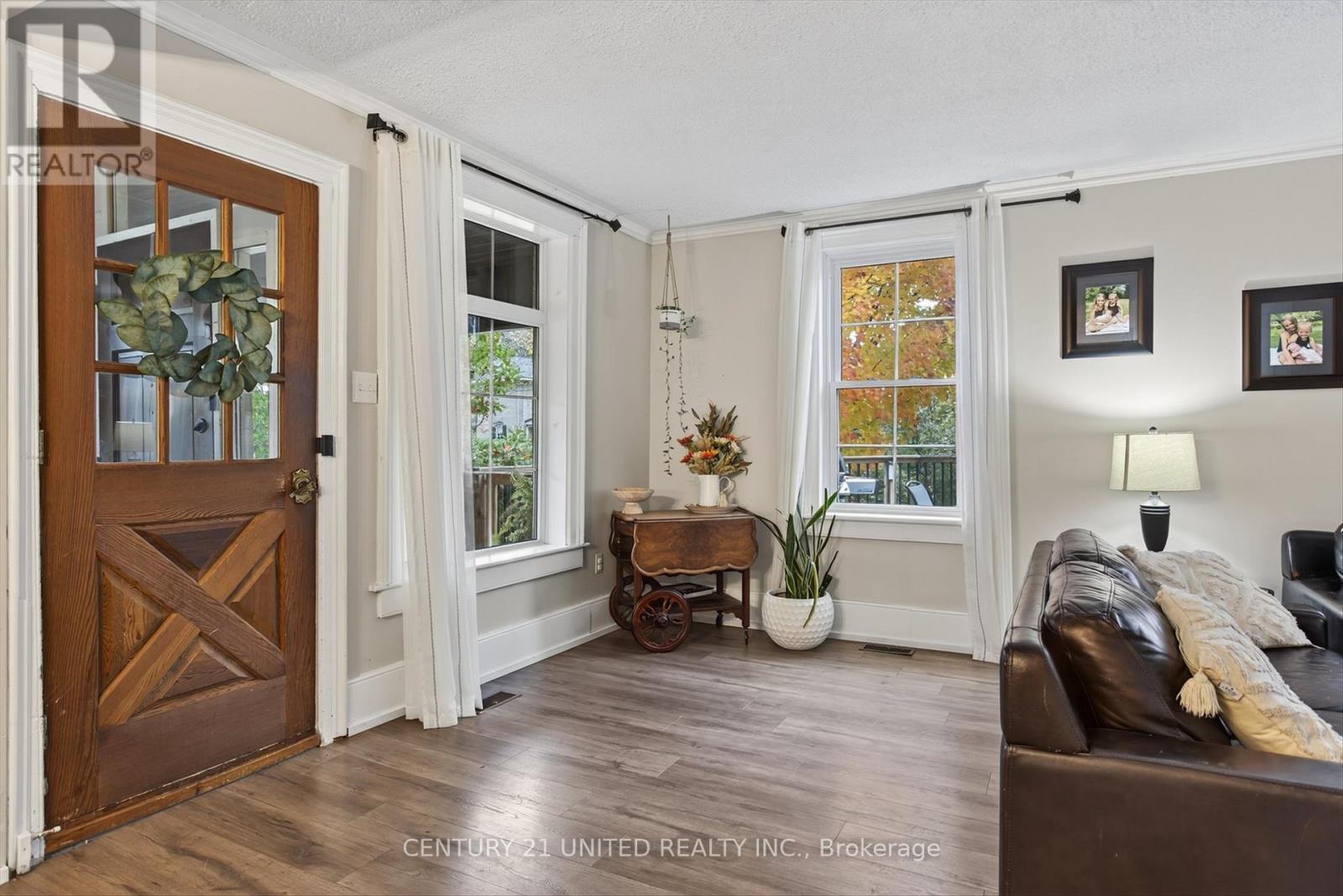 71 Bond Street W, Kawartha Lakes (Lindsay), Ontario  K9V 3R5 - Photo 8 - X12496198