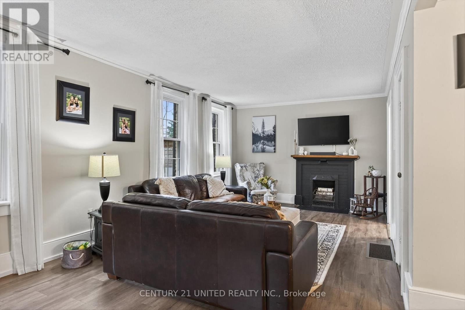 71 Bond Street W, Kawartha Lakes (Lindsay), Ontario  K9V 3R5 - Photo 9 - X12496198