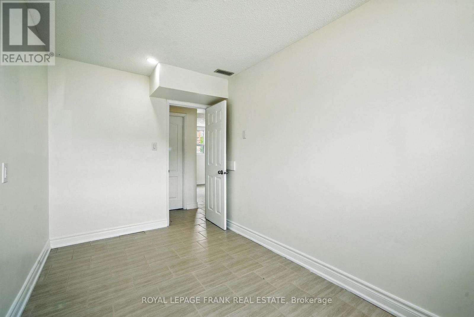 4 - 88 Mary Street W, Kawartha Lakes (Lindsay), Ontario  K9V 5G3 - Photo 20 - X12496418