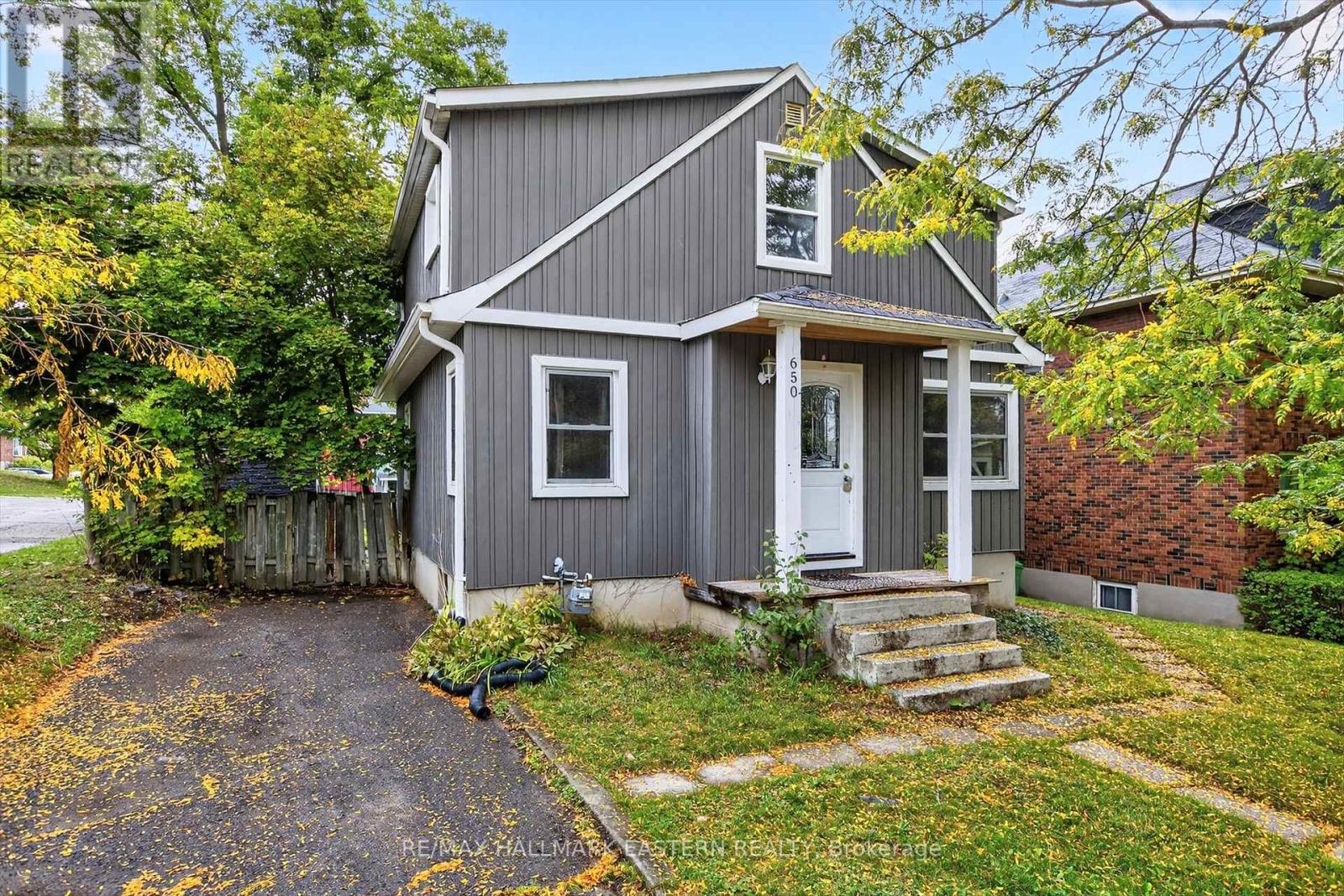 650 Bolivar Street, Peterborough (Town Ward 3), Ontario  K9J 4S2 - Photo 1 - X12496720