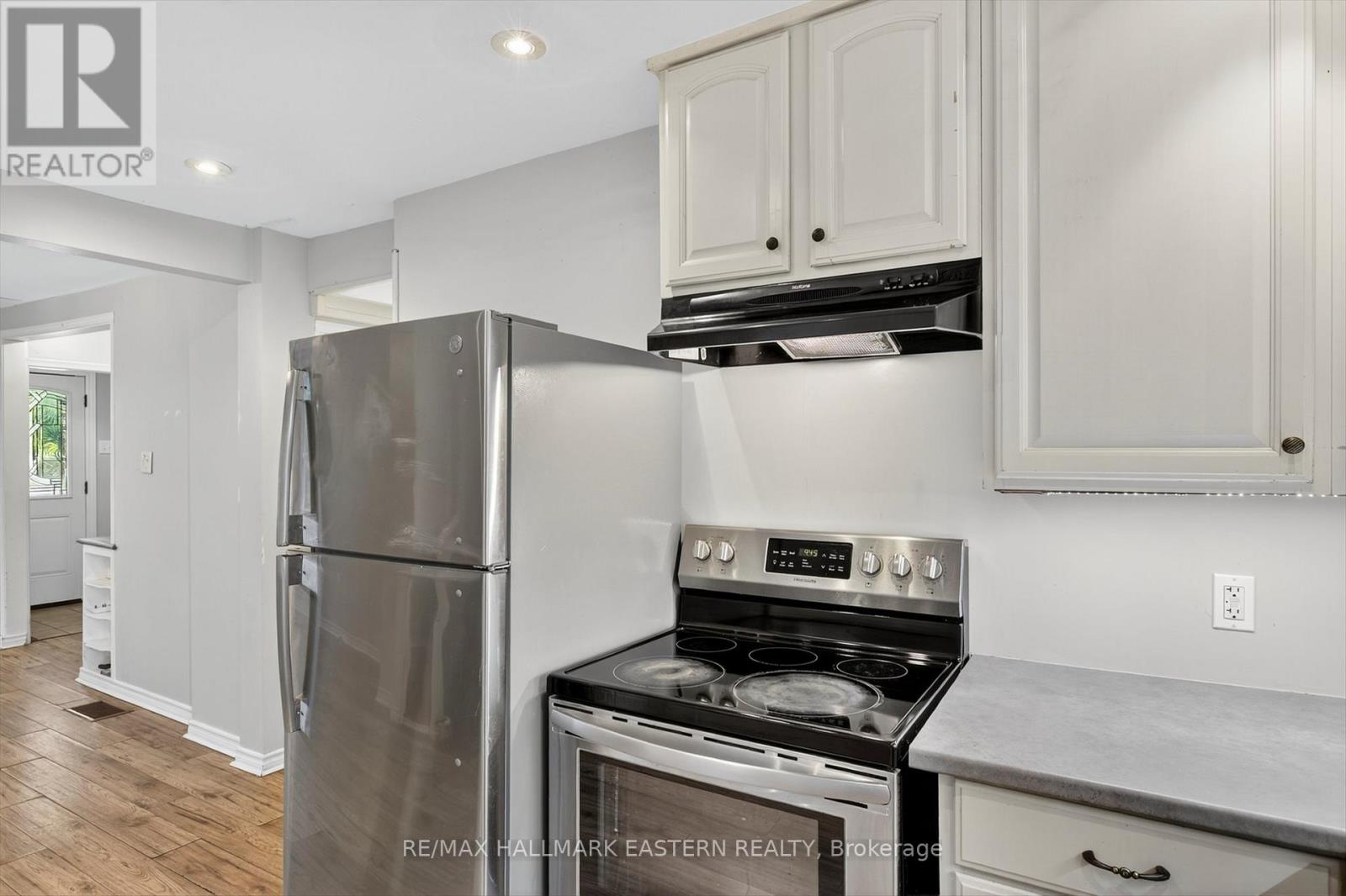 650 Bolivar Street, Peterborough (Town Ward 3), Ontario  K9J 4S2 - Photo 14 - X12496720