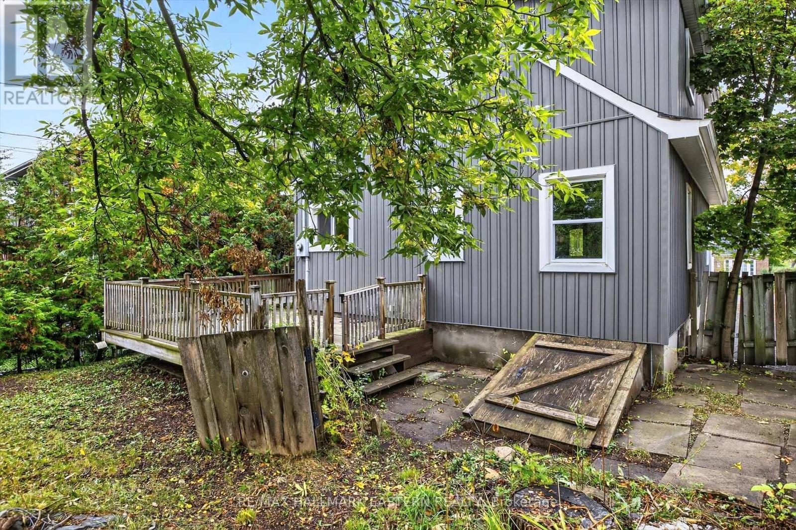 650 Bolivar Street, Peterborough (Town Ward 3), Ontario  K9J 4S2 - Photo 35 - X12496720