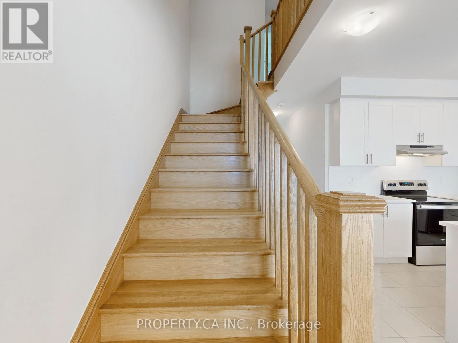 111 Corley Street, Kawartha Lakes (Lindsay), Ontario  K9V 6C2 - Photo 3 - X12496508