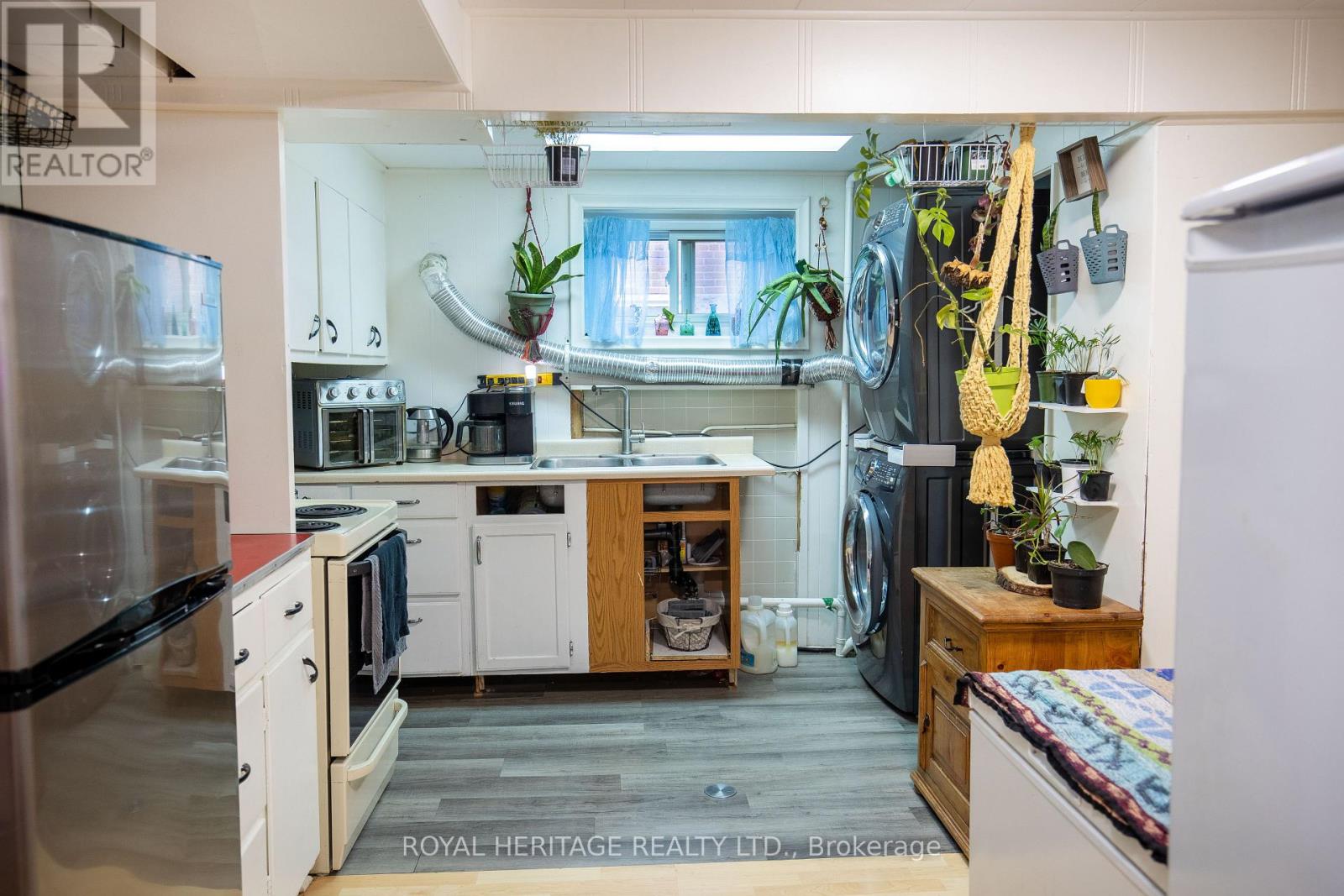 111 Adelaide Street N, Kawartha Lakes (Lindsay), Ontario  K9V 4L9 - Photo 23 - X12497212