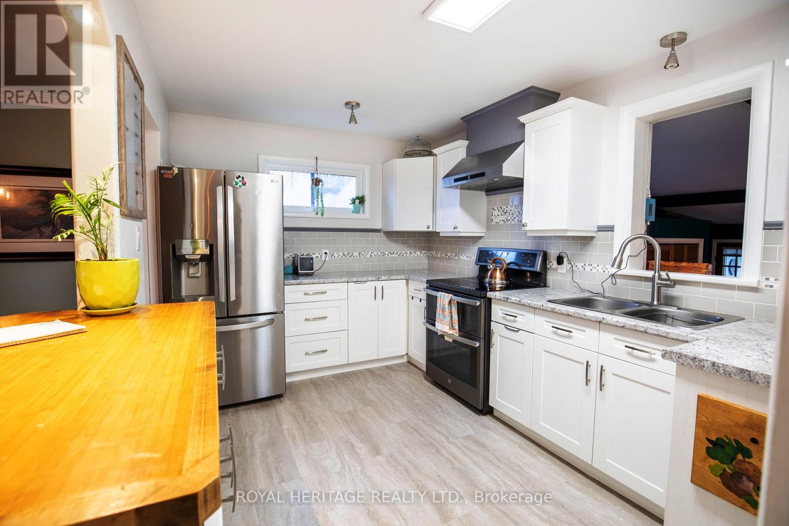 111 Adelaide Street N, Kawartha Lakes (Lindsay), Ontario  K9V 4L9 - Photo 5 - X12497212