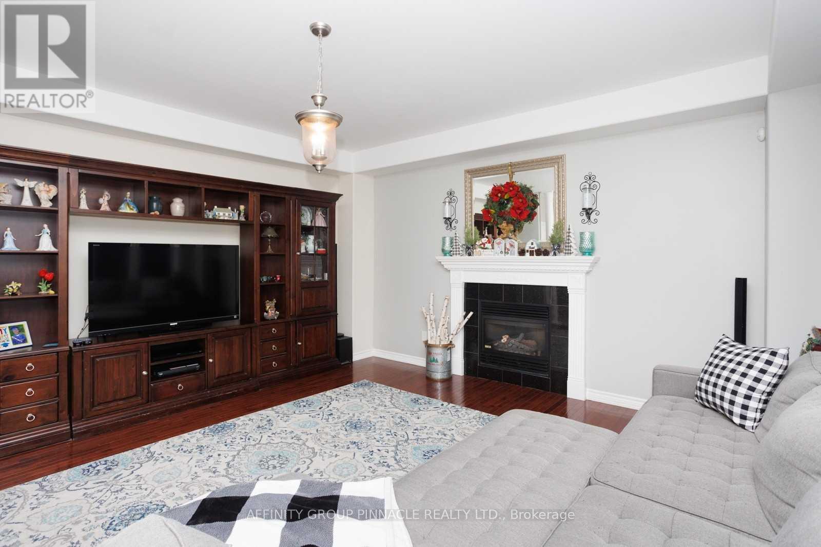 20 Ellis Crescent, Kawartha Lakes (Lindsay), Ontario  K9V 0A5 - Photo 11 - X12497748