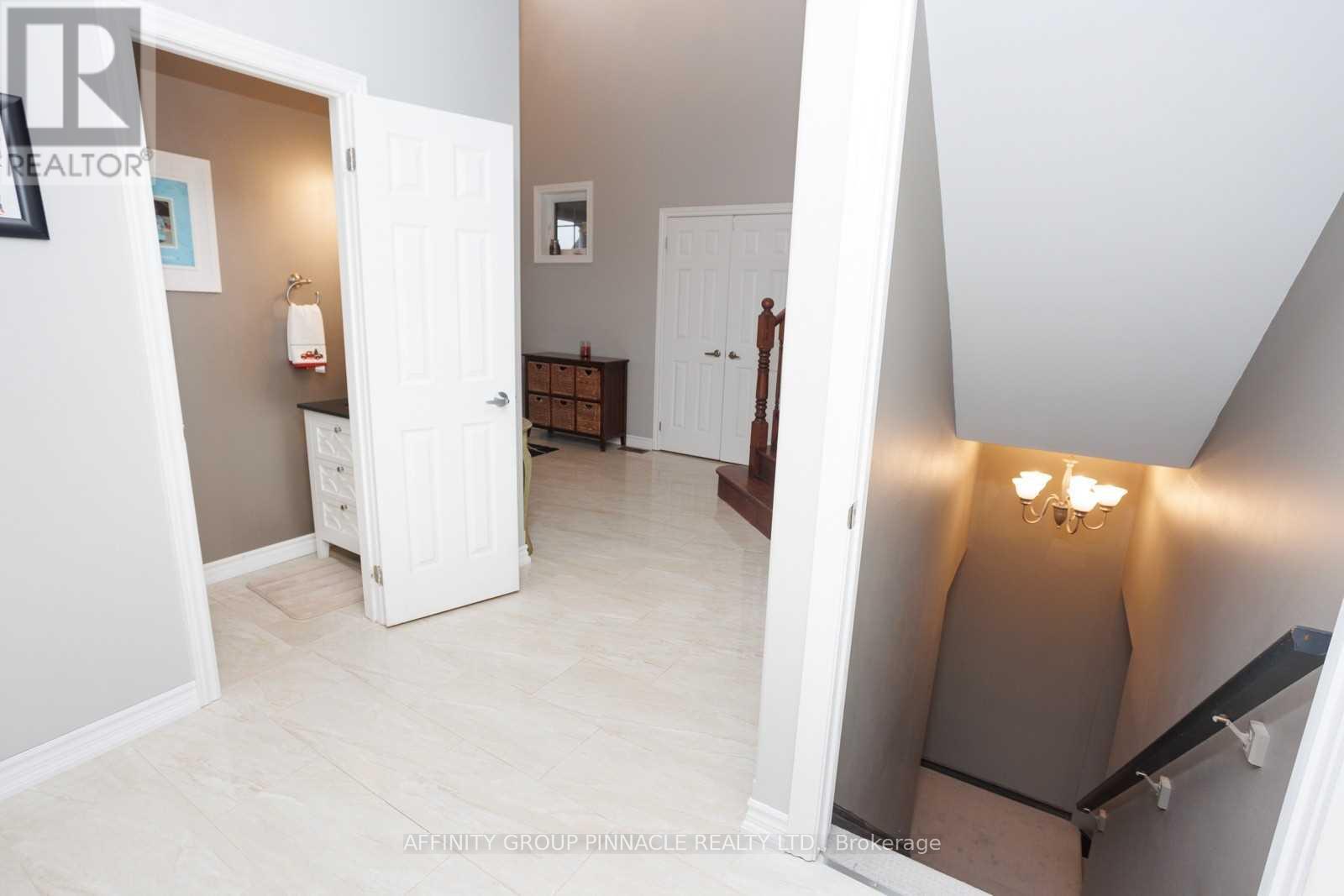 20 Ellis Crescent, Kawartha Lakes (Lindsay), Ontario  K9V 0A5 - Photo 21 - X12497748