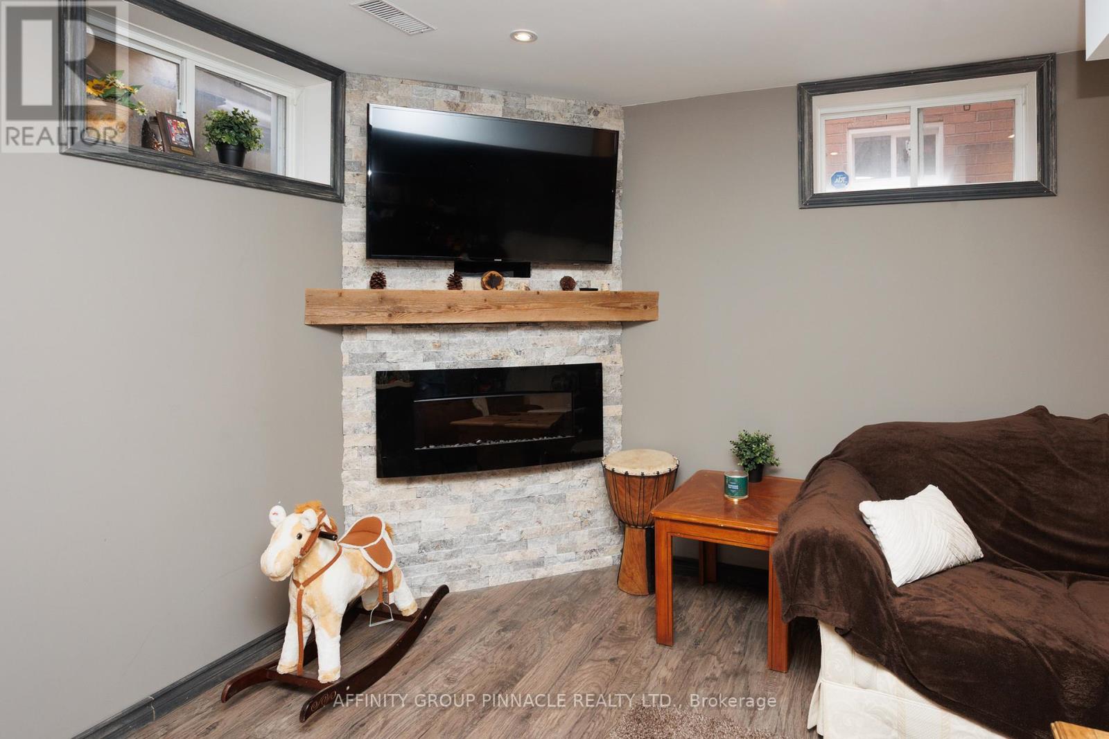 20 Ellis Crescent, Kawartha Lakes (Lindsay), Ontario  K9V 0A5 - Photo 31 - X12497748