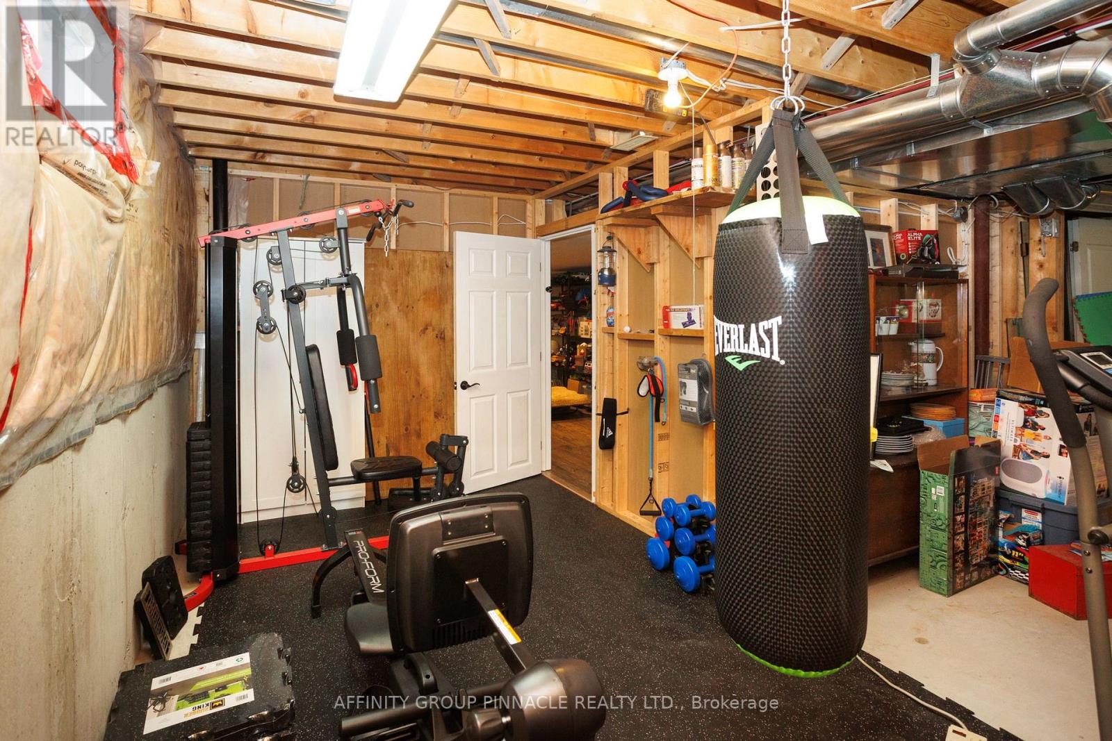 20 Ellis Crescent, Kawartha Lakes (Lindsay), Ontario  K9V 0A5 - Photo 34 - X12497748