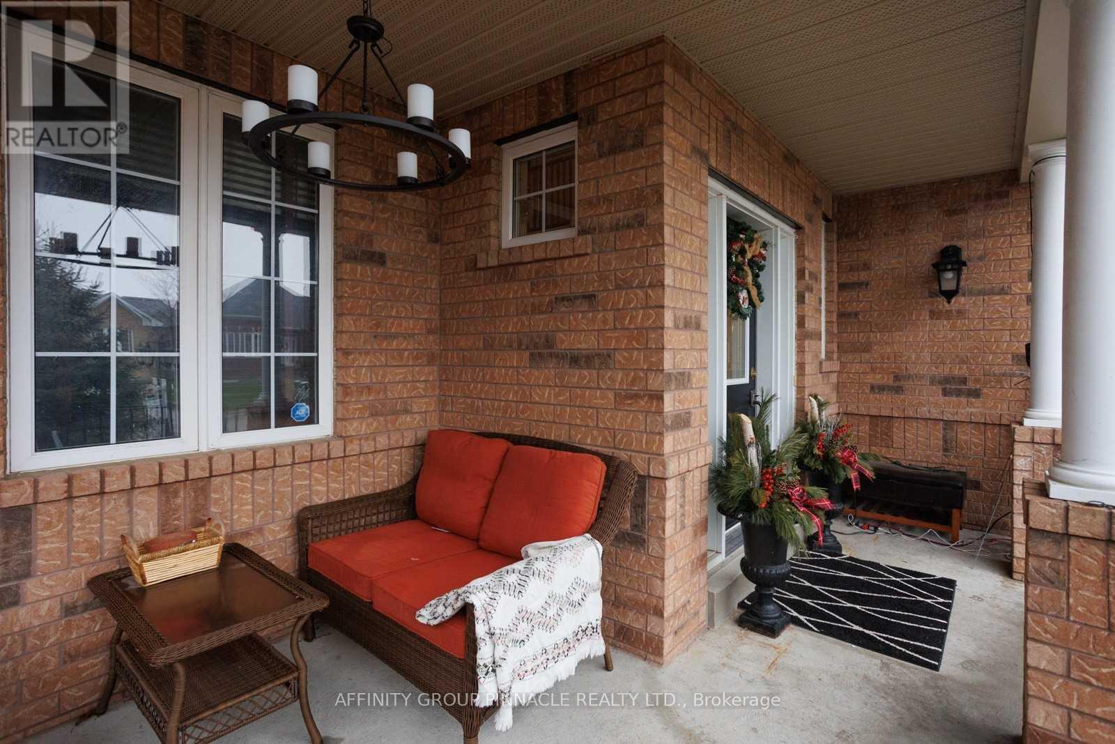 20 Ellis Crescent, Kawartha Lakes (Lindsay), Ontario  K9V 0A5 - Photo 5 - X12497748