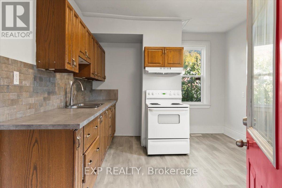 650 Armour Road, Peterborough East (Central), Ontario  K9H 1Z4 - Photo 17 - X12497778