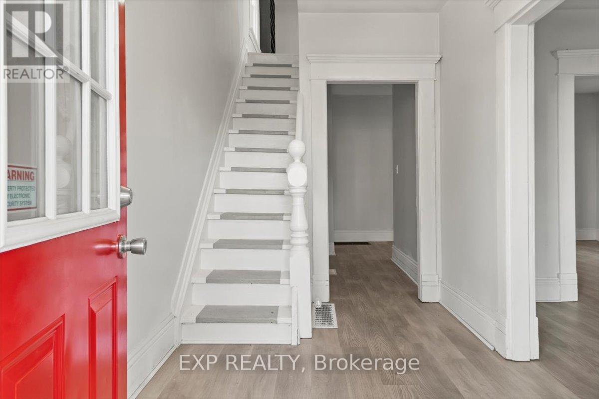 650 Armour Road, Peterborough East (Central), Ontario  K9H 1Z4 - Photo 6 - X12497778