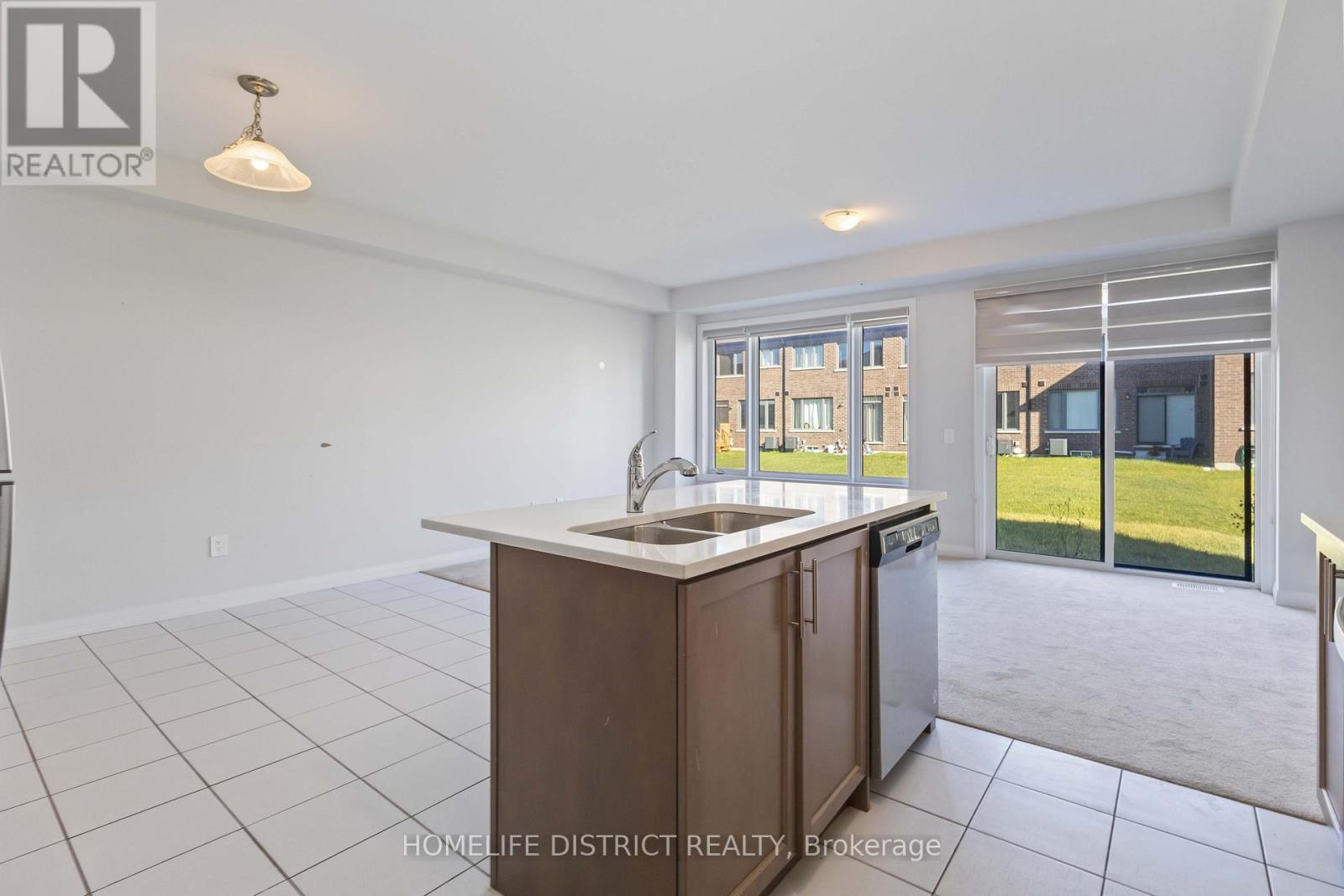 34 Keenan Street, Kawartha Lakes (Lindsay), Ontario  K9V 6C2 - Photo 12 - X12497370