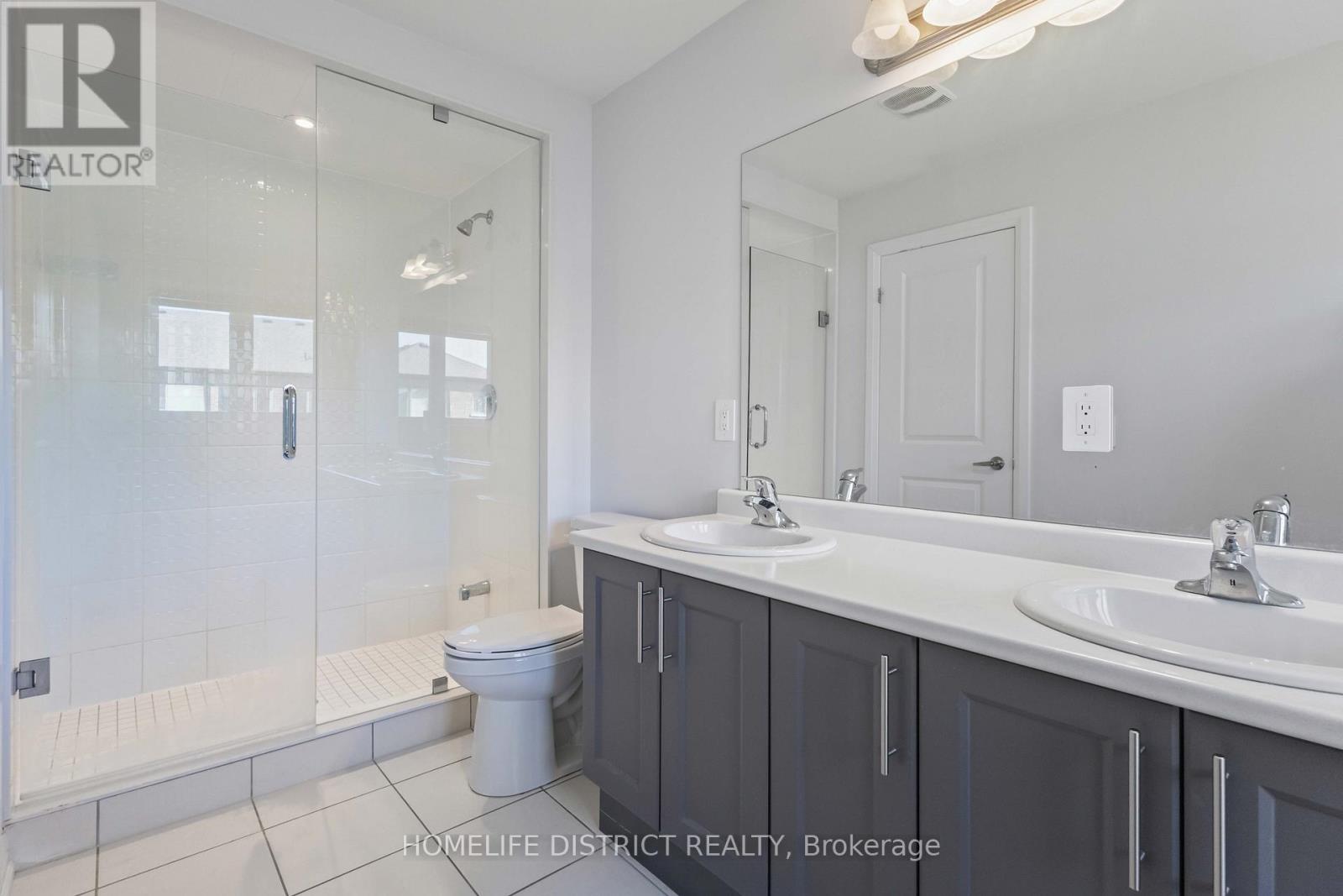 34 Keenan Street, Kawartha Lakes (Lindsay), Ontario  K9V 6C2 - Photo 18 - X12497370