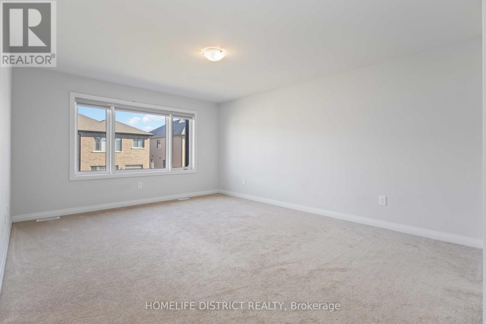 34 Keenan Street, Kawartha Lakes (Lindsay), Ontario  K9V 6C2 - Photo 19 - X12497370