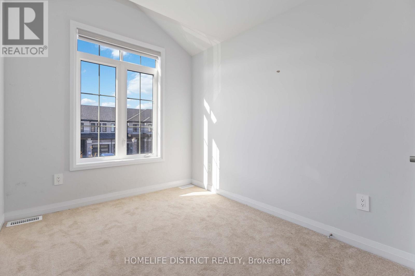 34 Keenan Street, Kawartha Lakes (Lindsay), Ontario  K9V 6C2 - Photo 30 - X12497370