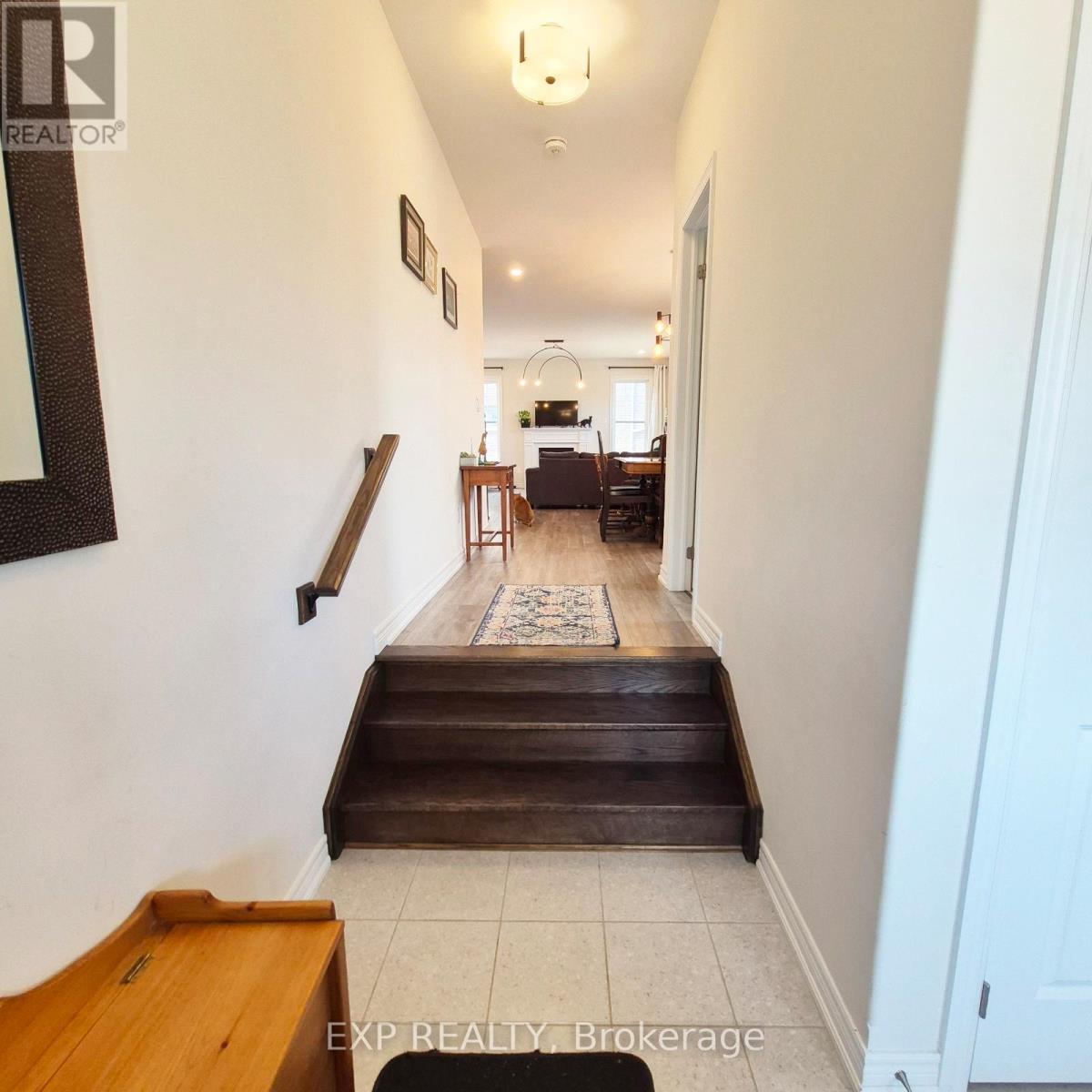 1056 Rippingale Trail, Peterborough (Northcrest Ward 5), Ontario  K9H 0J8 - Photo 4 - X12497888