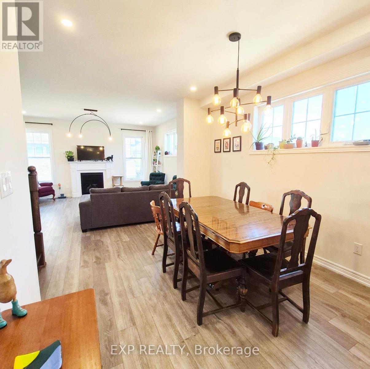 1056 Rippingale Trail, Peterborough (Northcrest Ward 5), Ontario  K9H 0J8 - Photo 5 - X12497888