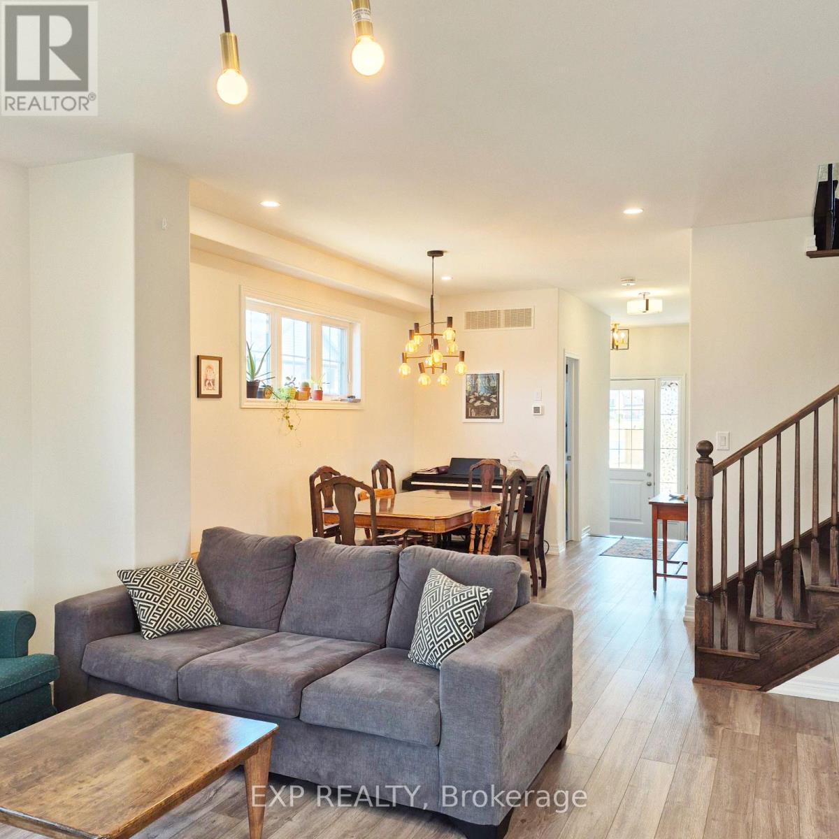 1056 Rippingale Trail, Peterborough (Northcrest Ward 5), Ontario  K9H 0J8 - Photo 6 - X12497888