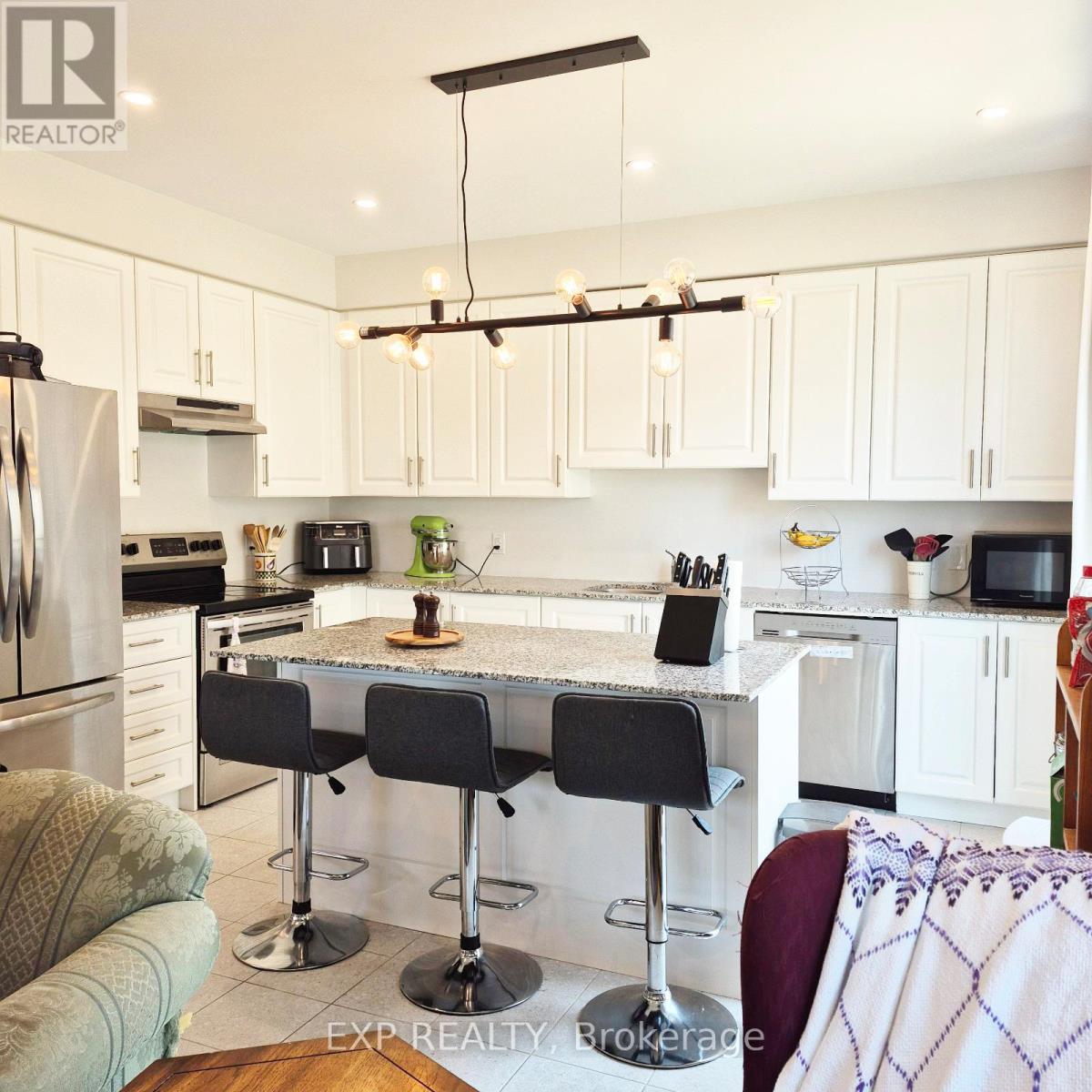 1056 Rippingale Trail, Peterborough (Northcrest Ward 5), Ontario  K9H 0J8 - Photo 8 - X12497888