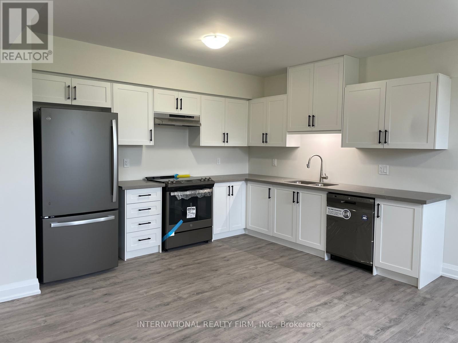 B - 184 Sanderling Crescent, Kawartha Lakes (Lindsay), Ontario  K9V 0M8 - Photo 4 - X12498672