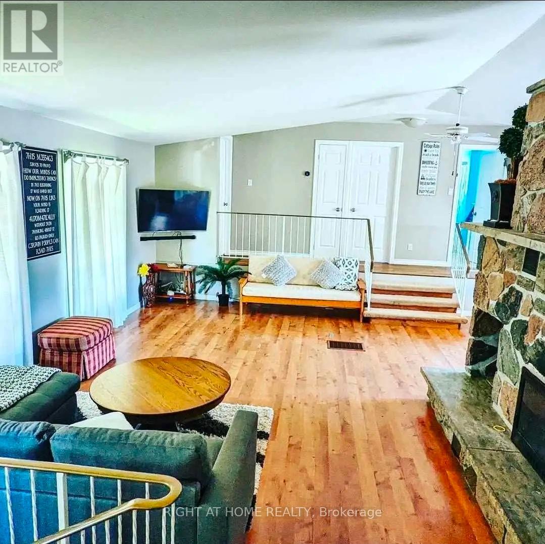 1 Oak Street, Trent Hills (Campbellford), Ontario  K0L 1L0 - Photo 2 - X12498854