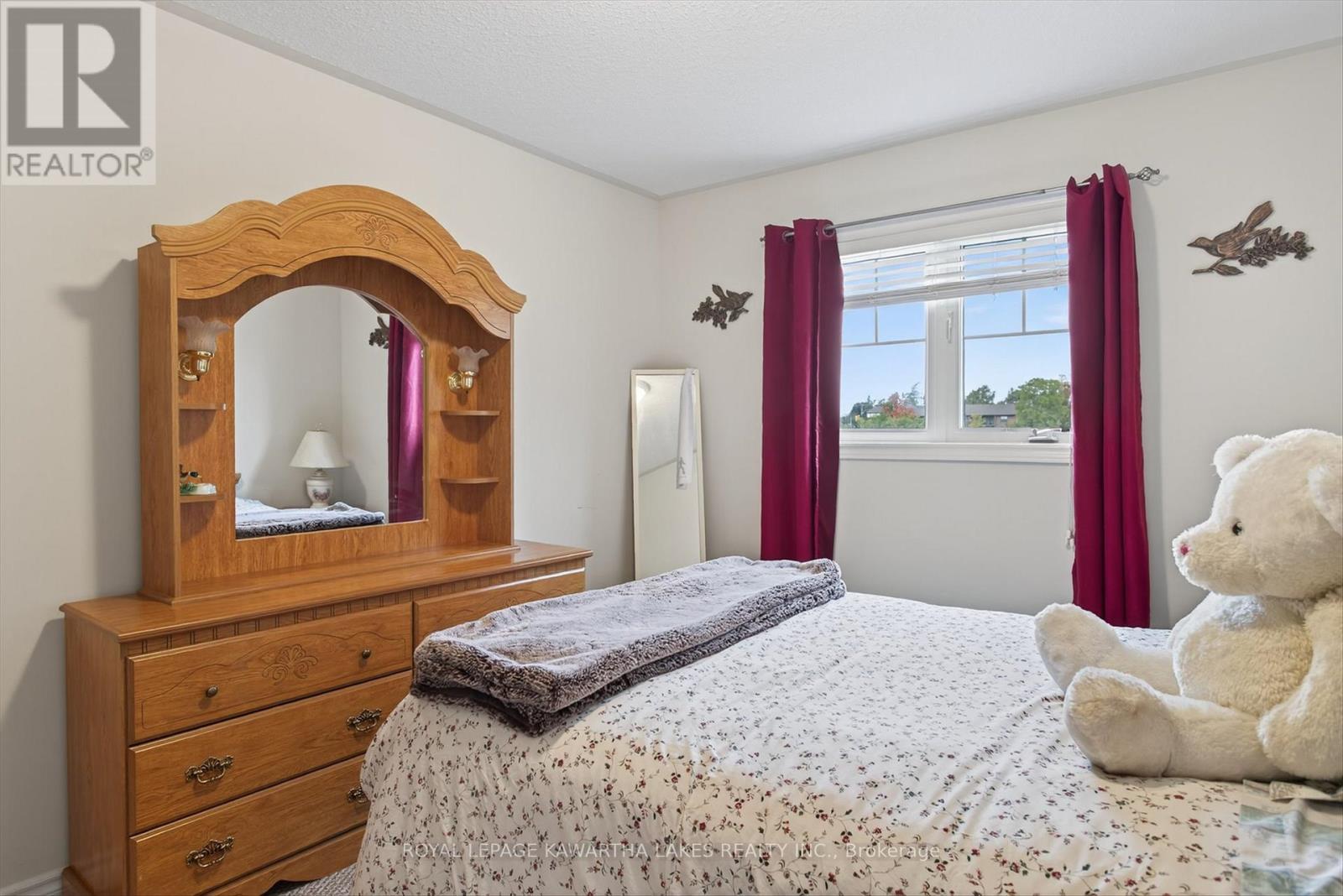 26 Chadwin Drive, Kawartha Lakes (Lindsay), Ontario  K9V 0E9 - Photo 16 - X12501528