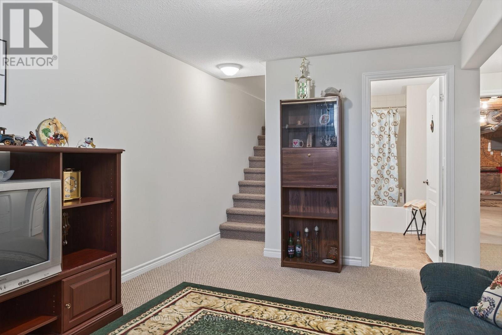 26 Chadwin Drive, Kawartha Lakes (Lindsay), Ontario  K9V 0E9 - Photo 20 - X12501528