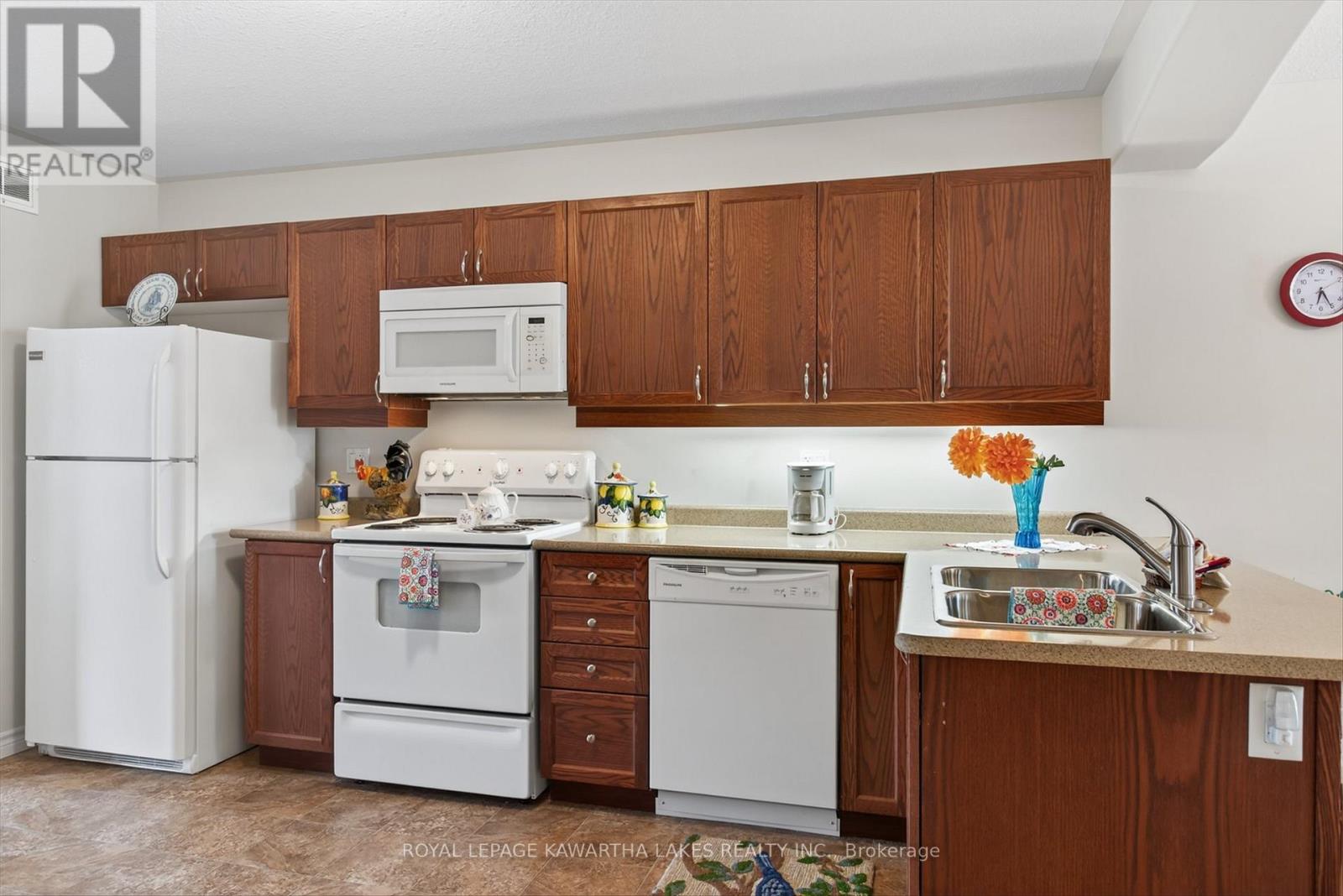 26 Chadwin Drive, Kawartha Lakes (Lindsay), Ontario  K9V 0E9 - Photo 7 - X12501528