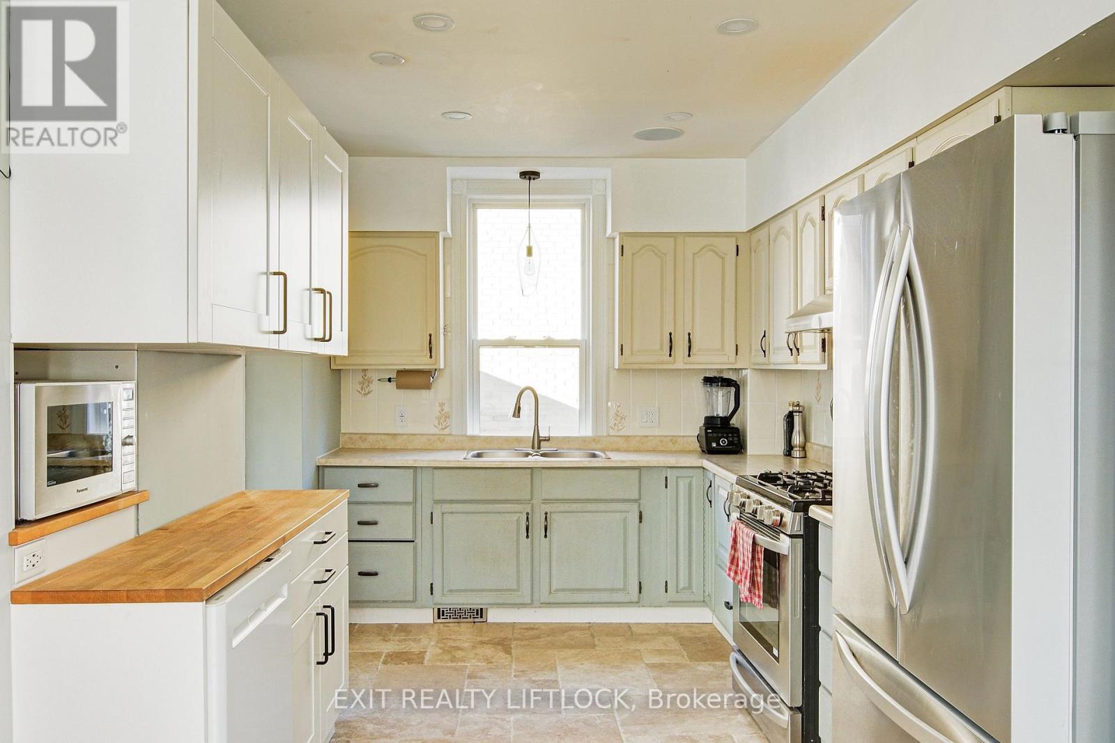 558 Chamberlain Street, Peterborough (Otonabee Ward 1), Ontario  K9J 4L5 - Photo 10 - X12501772