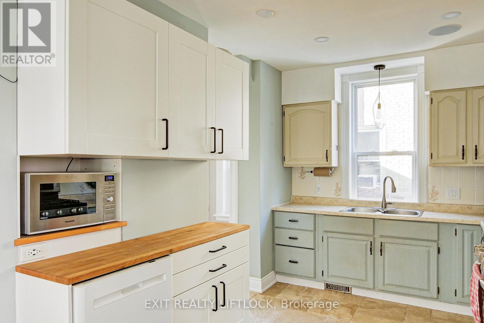 558 Chamberlain Street, Peterborough (Otonabee Ward 1), Ontario  K9J 4L5 - Photo 12 - X12501772