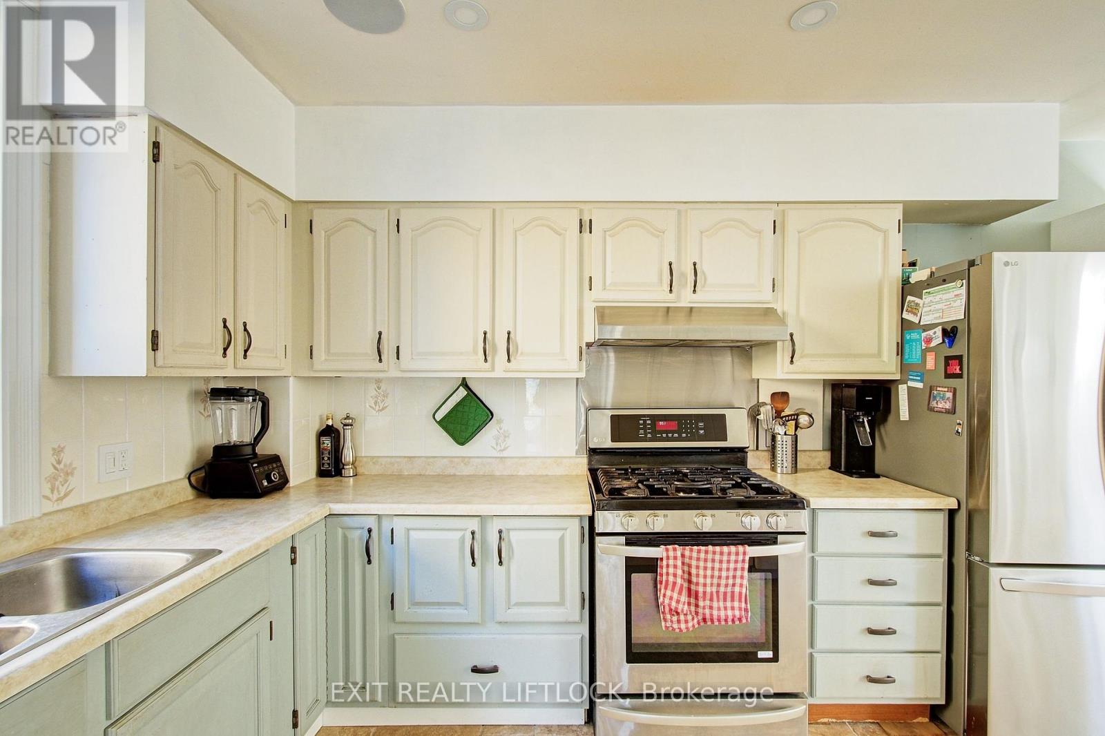 558 Chamberlain Street, Peterborough (Otonabee Ward 1), Ontario  K9J 4L5 - Photo 13 - X12501772