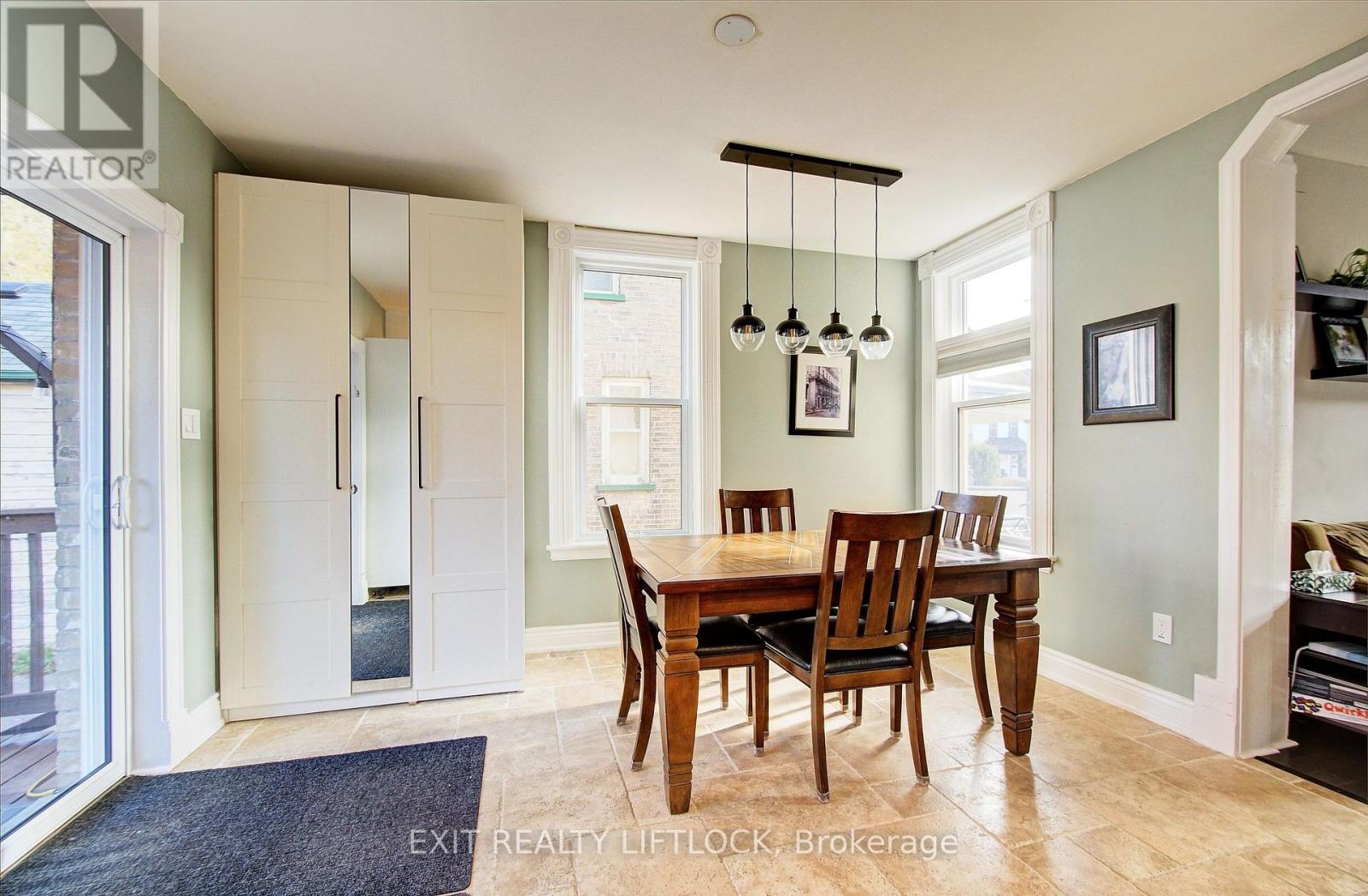 558 Chamberlain Street, Peterborough (Otonabee Ward 1), Ontario  K9J 4L5 - Photo 14 - X12501772