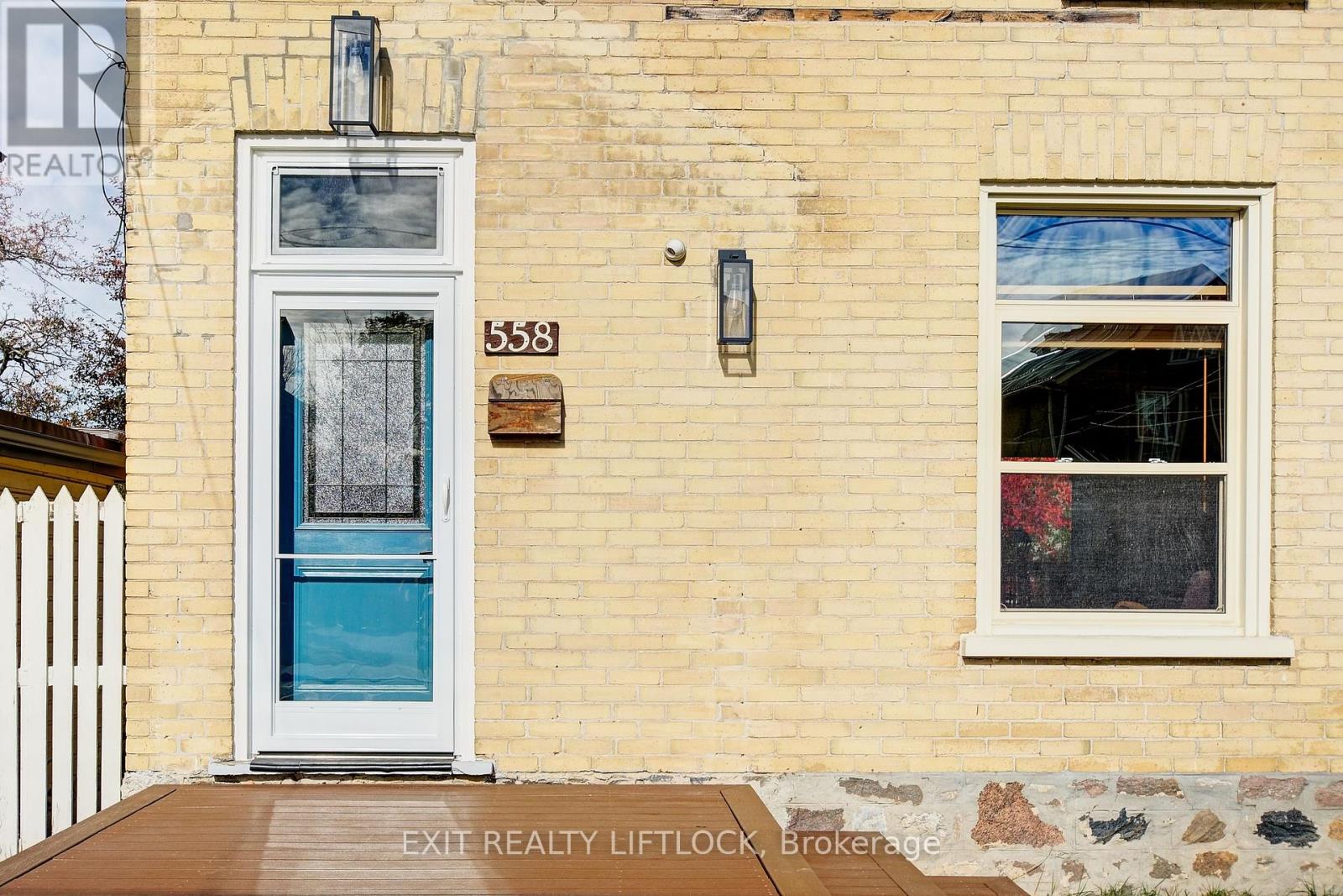 558 Chamberlain Street, Peterborough (Otonabee Ward 1), Ontario  K9J 4L5 - Photo 2 - X12501772