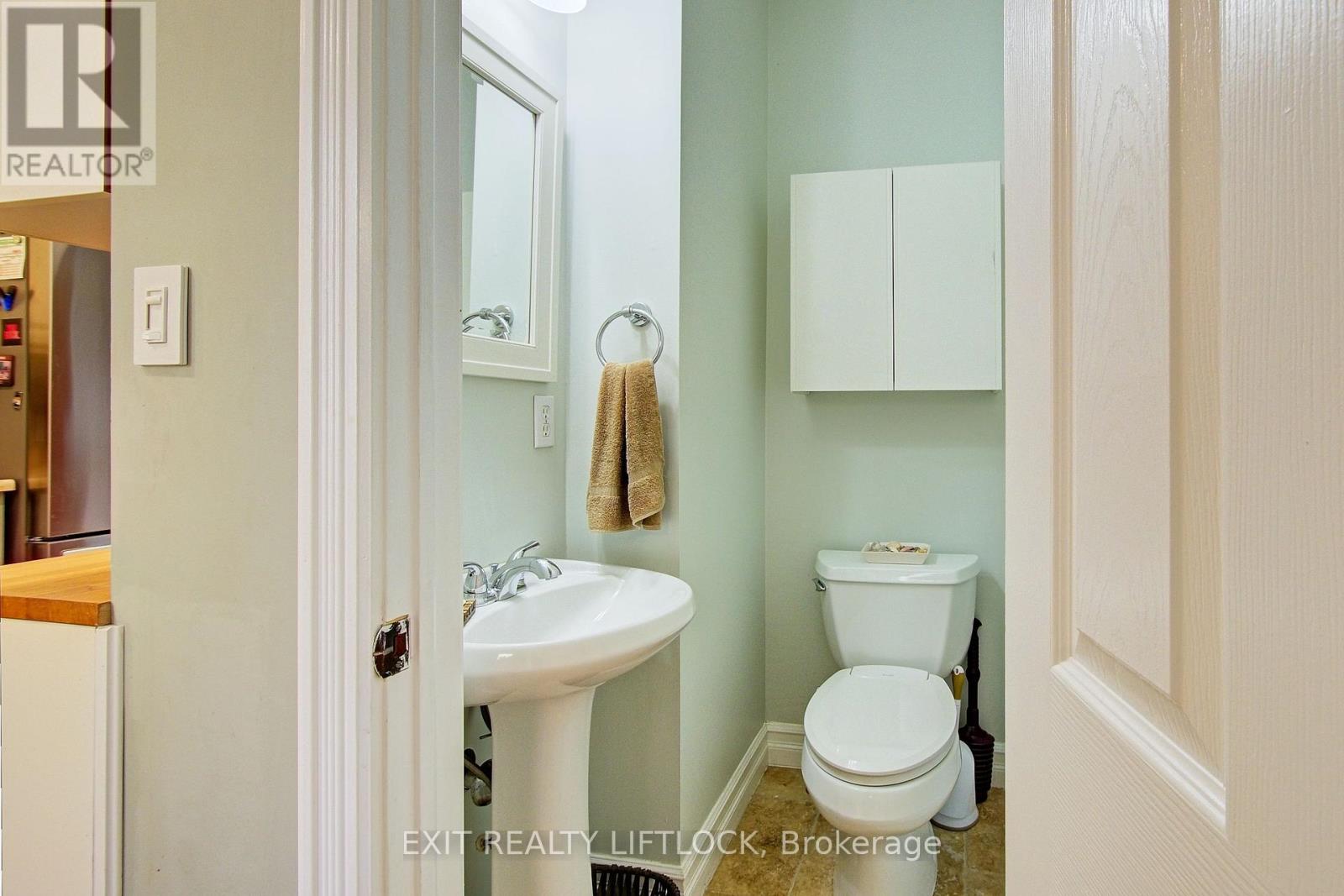 558 Chamberlain Street, Peterborough (Otonabee Ward 1), Ontario  K9J 4L5 - Photo 20 - X12501772