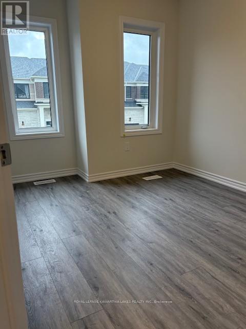 49 Hickey Lane, Kawartha Lakes (Lindsay), Ontario  K9V 0T3 - Photo 10 - X12502242