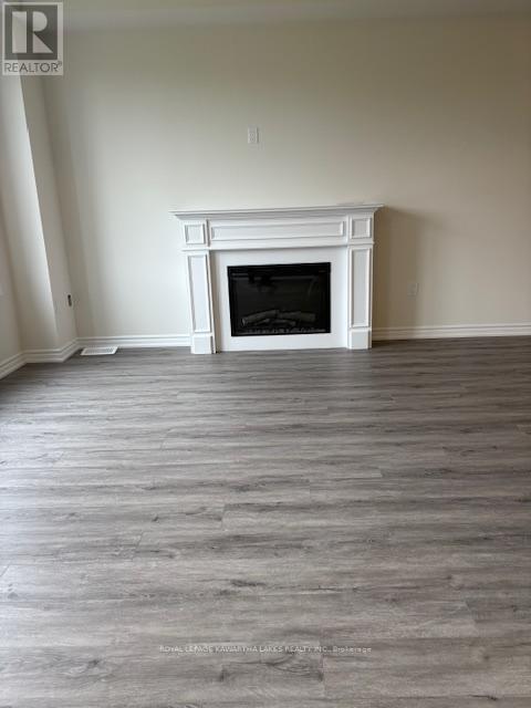 49 Hickey Lane, Kawartha Lakes (Lindsay), Ontario  K9V 0T3 - Photo 2 - X12502242