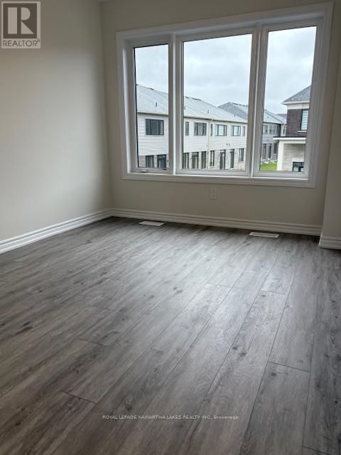 49 Hickey Lane, Kawartha Lakes (Lindsay), Ontario  K9V 0T3 - Photo 9 - X12502242